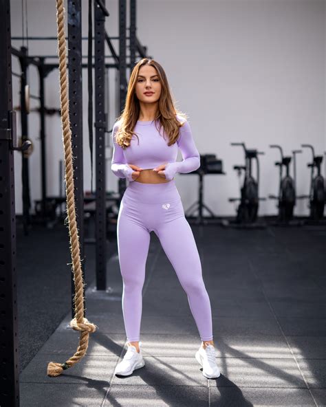 Power Seamless Sportswear Collection - Lilac leggings & crop top Cute Workout Outfits, Workout ...