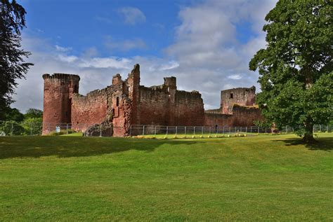 Great Castles - Bothwell Castle