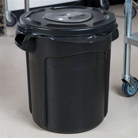 Rubbermaid BRUTE 20 Gallon Black Executive Trash Can and Lid