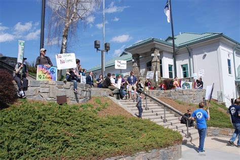 Photos of the Eustace Conway and Turtle Island Preserve Demonstration Near Watauga County ...