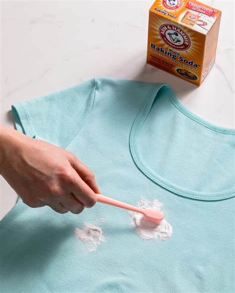 Here's How to Get Oil and Grease Stains Out of Your Clothes | Apartment Therapy