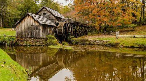 Blue Ridge Parkway Road Trip in Virgnia | 12 Great Stops