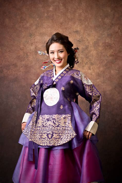 TRADITIONAL HANBOK – LEEHWA WEDDING & HANBOK