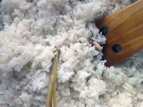 Wayan's really simple nasi gurih recipe (Coconut rice) - Wil and Wayan's Bali Kitchen