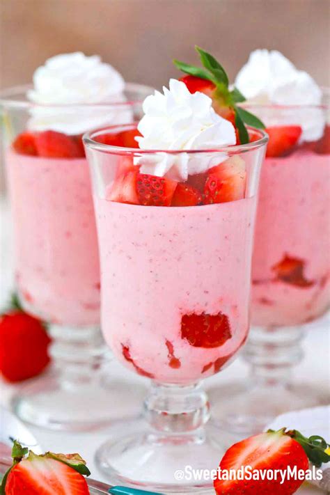 Strawberry Mousse Recipe [Video] - Sweet and Savory Meals