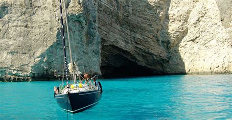 Sailing Greek islands | Sailing Yacht for unique tours to Greece