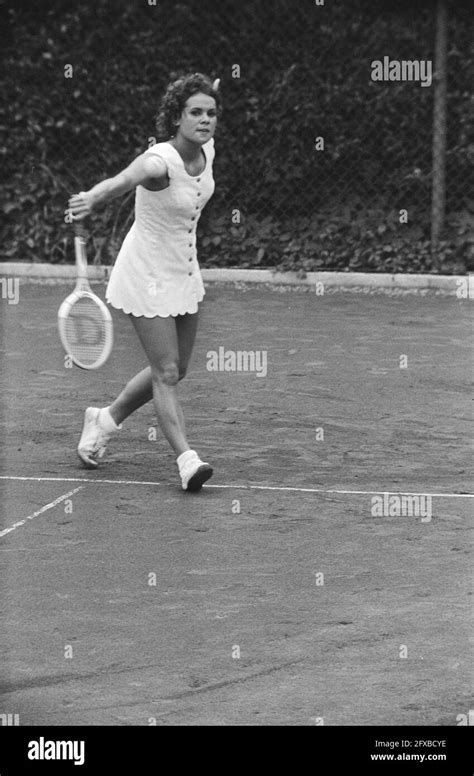 Evonne goolagong 1971 Black and White Stock Photos & Images - Alamy