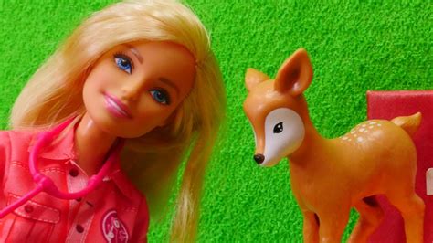 Barbie en español. Muñeca en zoológico.Vídeos para niñas. - YouTube