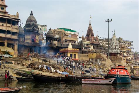 Manikarnika Ghat Varanasi Timings, History, Entry Fee & Aarti Timings