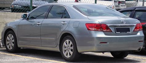 File:Toyota Camry (sixth generation) (rear), Serdang.jpg - Wikimedia ...