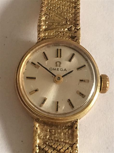 9 Karat Gold Vintage 1970s Omega Ladies Watch For Sale at 1stDibs