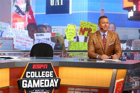 Who is the celebrity guest picker on "College GameDay" for CFP national ...