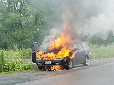 InQuinte.ca | Car fire on Wallbridge Loyalist Road