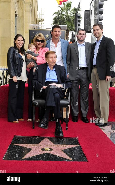 Sumner Redstone, family at the induction ceremony for Star on the ...