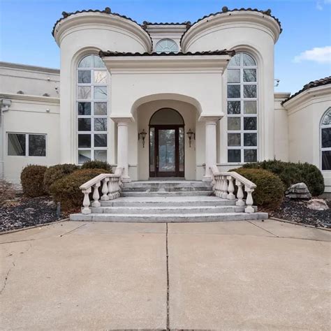 Rapper Nelly's Abandoned Mansion in Wildwood, Missouri - Crazy Luxury Homes