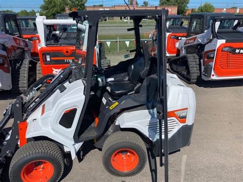 Bobcat L28 Small Articulated Loader - Lano Equipment, Inc.