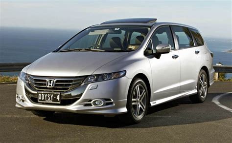 2015 Honda Odyssey Hybrid Review and Price | Honda odyssey, 2013 honda ...