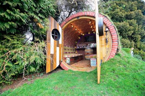 Firefighter Is Building Sustainable Hobbit Houses for People Around the ...