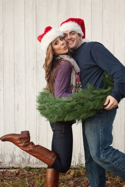 funny-christmas-picture-ideas-for-couples - Pink Lover