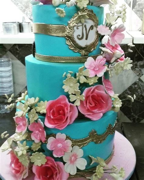 Blue&Gold wedding cake - Cake by Torta Ivanjica - CakesDecor