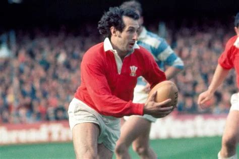 Wales rugby legend Gareth Edwards' jersey sells for staggering amount at auction - Mirror Online