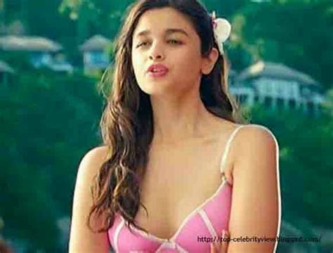 Top Celebrity View: Alia Bhatt Height Weight Body & Mesurment