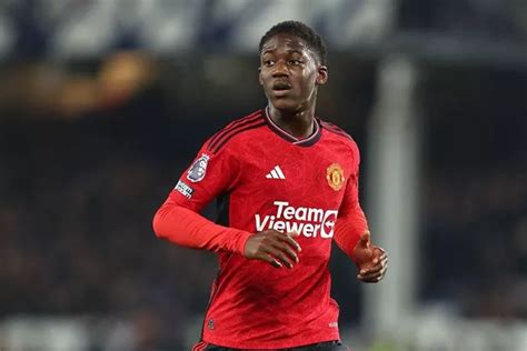 Kobbie Mainoo set for bumper Man Utd pay rise thanks to contract clause ...