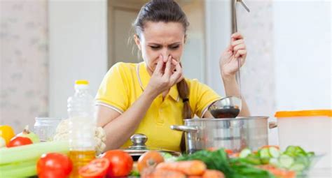 6 signs of spoiled or rotten food | TheHealthSite.com