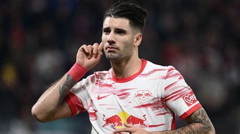 According to Bild, RB Leipzig have placed Szoboszlai as available for transfer if someone pays ...