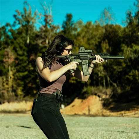 Brett Cooper : r/hotchickswithguns