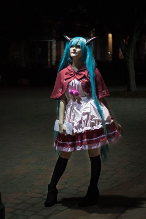 [photographer] Miku Hatsune by @official.pink.marry : r/cosplay