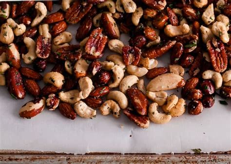 Spicy Rosemary Roasted Nuts | Gourmande in the Kitchen