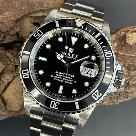 Rolex Submariner Date 16610 pre-owned Purchase/Sale of luxury watches