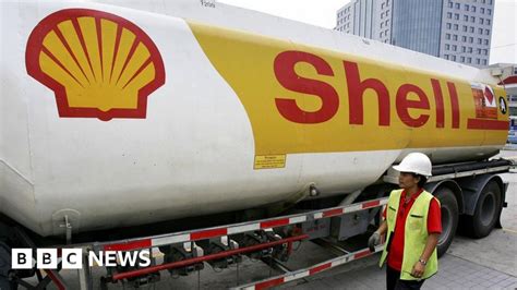 Shell plans to move headquarters to the UK