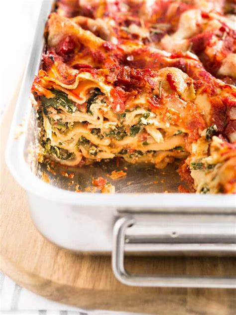 Easy Vegetarian Spinach Lasagna w/ spinach-ricotta filling