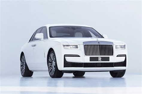 All ROLLS-ROYCE Ghost Models by Year (2009-Present) - Specs, Pictures ...