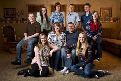 McCaughey septuplets with sister and parents | Mccaughey septuplets, How to have twins, New baby ...