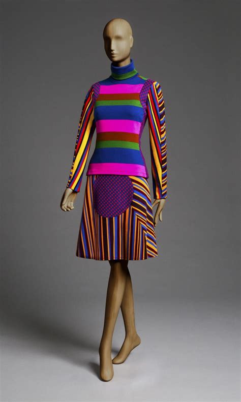 Stephen Burrows was the first African American designer to achieve ...