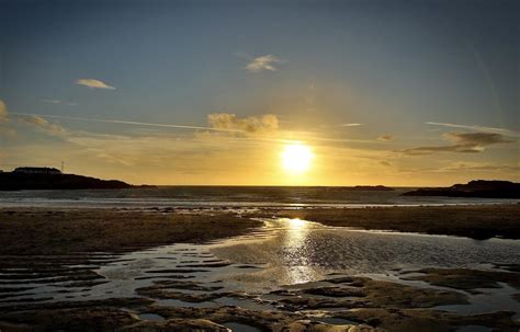 Sunset over Trearddur Bay, Anglesey [OC] : r/britpics