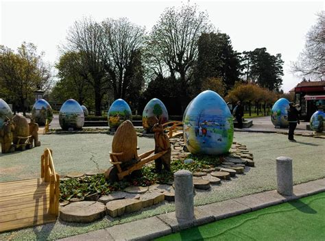 Traditional display of giant decorated Easter eggs opens in Croatian city | Croatia Week