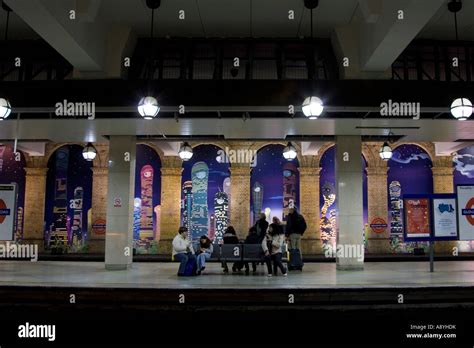 Platform Art - Gloucester Road Underground Station - London Stock Photo - Alamy