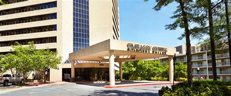 Arlington, VA Airport Hotels - Embassy Suites Crystal City