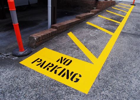 yellow painted curb means california - Chi Villarreal