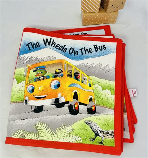 The Wheels on the Bus Book - Cute Cuddles