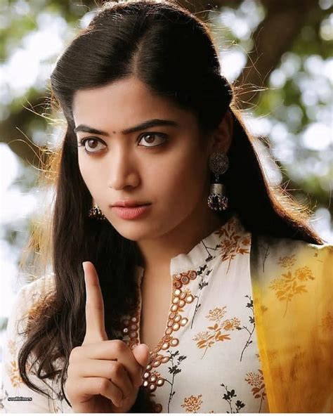 10 Superhot Rashmika Mandanna Pictures