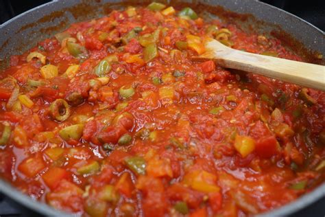 Bell Pepper & Tomato Sauce Pasta - It's Food o'Clock