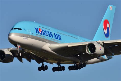 File:Airbus A380-800 Korean Air (KAL) F-WWAT - MSN 035 - Will be HL7611 ...