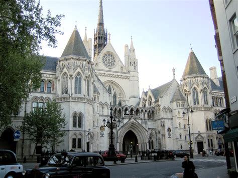 Great London Buildings: The Royal Courts of Justice - Londontopia