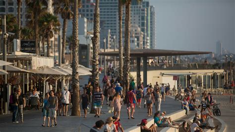 Israel sets new record with 3.6 million tourists in 2017 - ISRAEL21c