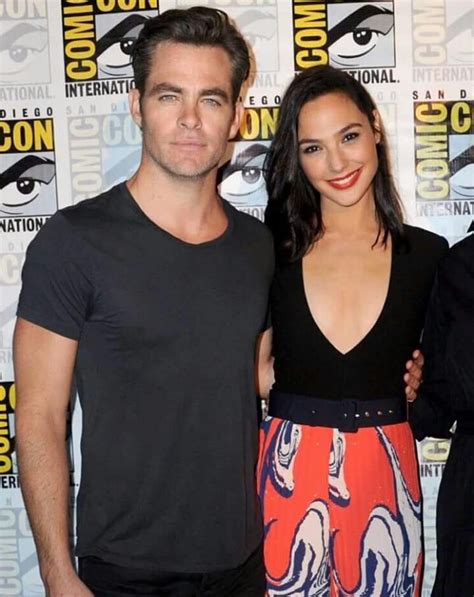 Chris Pine and Gal Gadot promoting "Wonder Woman" at Comic-Con in 2016 ...